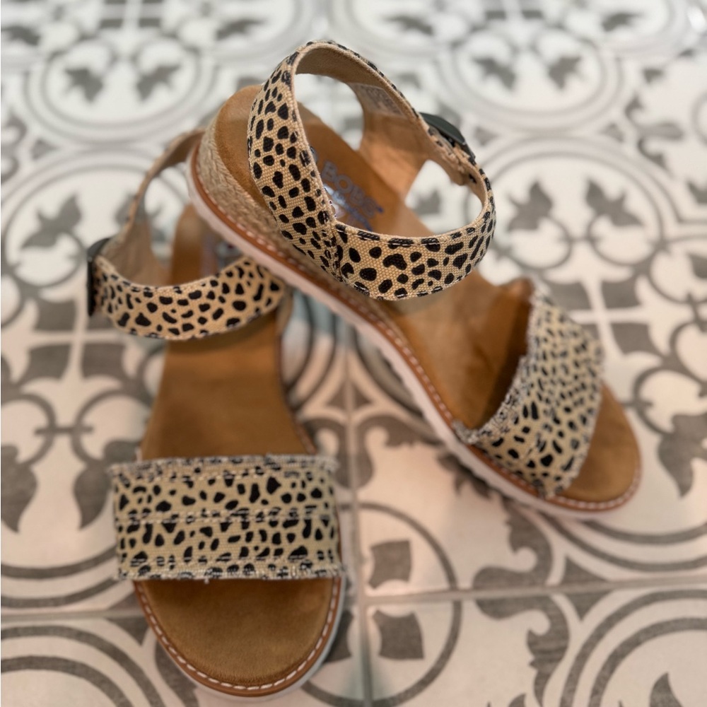 Bobs-Stylish Leopard Print Sandals